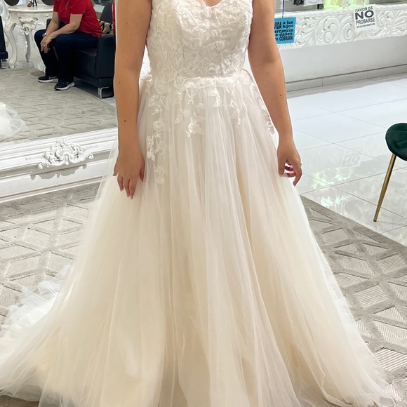 Wedding dress size small. - Picture 2 of 2